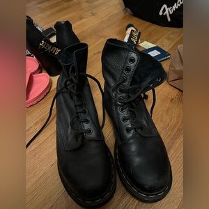 Dr.. Martens Airwair Boots